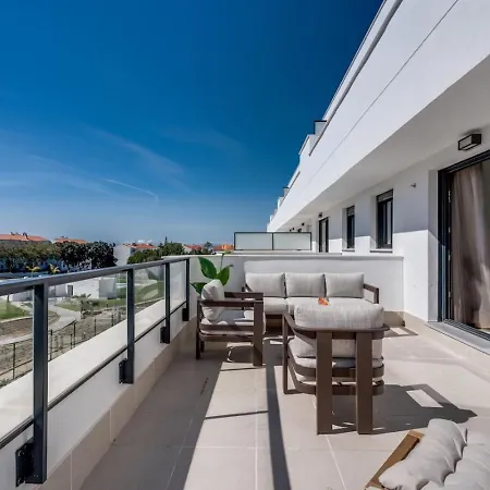 Aranya - Stylish Apt. With Great Views